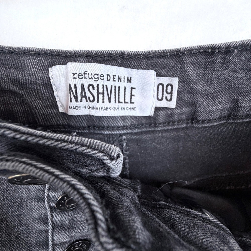 Refuge Denim Nashville Shorts Juniors 9 Black High Rise Button Fly Distressed - Picture 3 of 9